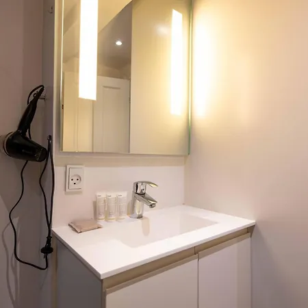 Family-friendly For 10 In Prime Location *