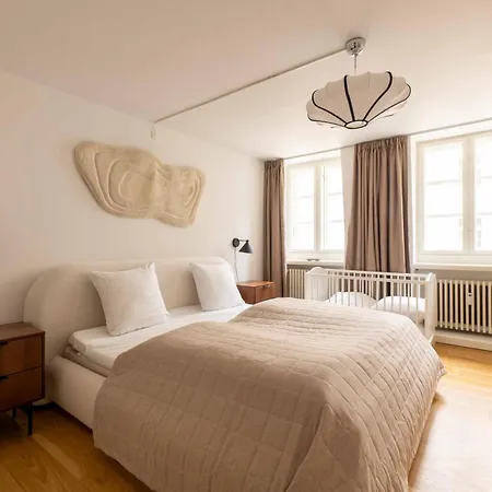 Family-friendly For 10 In Prime Location Διαμέρισμα