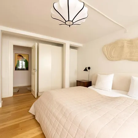 Family-friendly For 10 In Prime Location Apartment