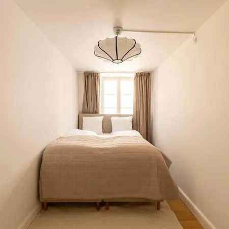 Family-friendly For 10 In Prime Location *